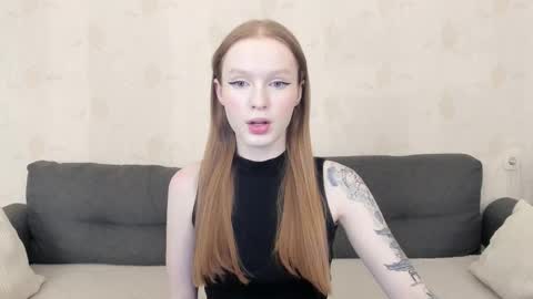 Snapshot of milymi_ chatting on 11.16.25 Milena and Jasper online show from 11.16.25