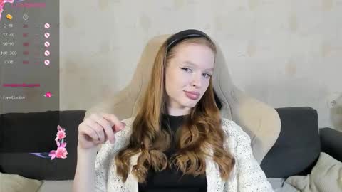 Snapshot of milymi_ chatting on 12.17.25 Milena and Jasper online show from 12.17.25