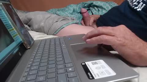 Snapshot of mimes32 chatting on 11.01.25 mimes32 online show from 11.01.25