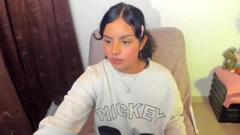 Snapshot of mimi_sa chatting on 11.29.25 Mimii online show from 11.29.25