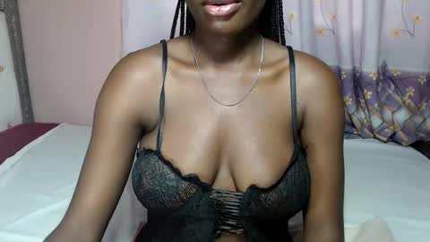 Snapshot of mimiebony chatting on 05.07.26 mimiebony online show from 05.07.26