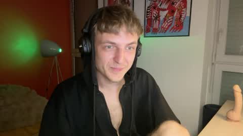 Snapshot of mimiro12 chatting on 04.18.26 mimiro12 online show from 04.18.26