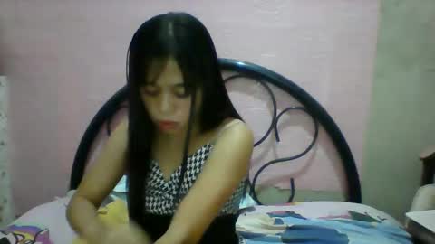 mimiyolove online show from 02.04.25