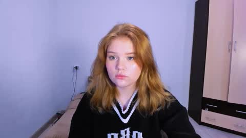 hi Im Mina  online show from 11.11.25