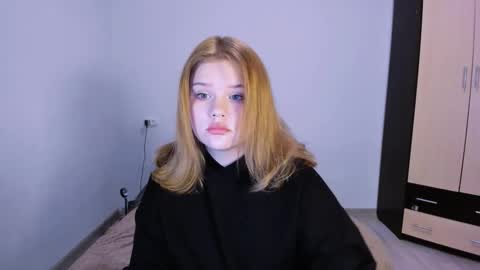 hi Im Mina  online show from 11.23.25