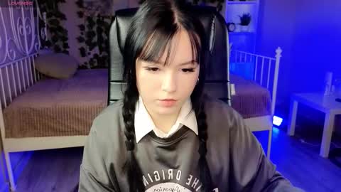 Snapshot of mina_yoon chatting on 10.20.25 Mina online show from 10.20.25