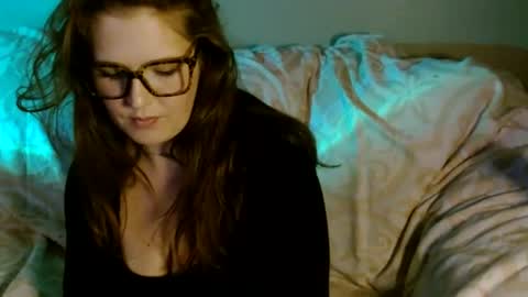 Snapshot of mindymounds chatting on 06.12.26 Mindy online show from 06.12.26