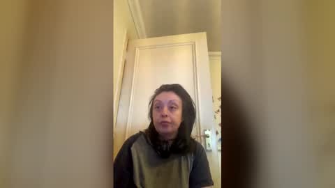 Snapshot of mindyourbusiness123 chatting on 04.04.26 please subscribe to my fansly please no video or photos must be recorded or re sold online show from 04.04.26