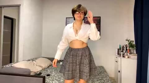 Luna Moon online show from 10.21.25