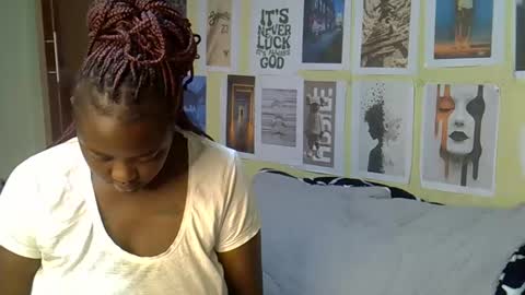 Snapshot of mini_karee chatting on 03.24.26 mini_karee online show from 03.24.26