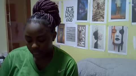 Snapshot of mini_karee chatting on 03.25.26 mini_karee online show from 03.25.26