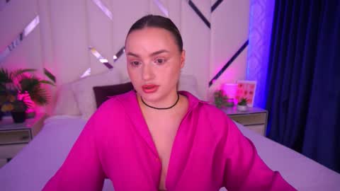 Snapshot of minifox_ chatting on 11.05.25 minifox_ online show from 11.05.25