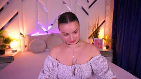 Snapshot of minifox_ chatting on 02.15.26 minifox_ online show from 02.15.26