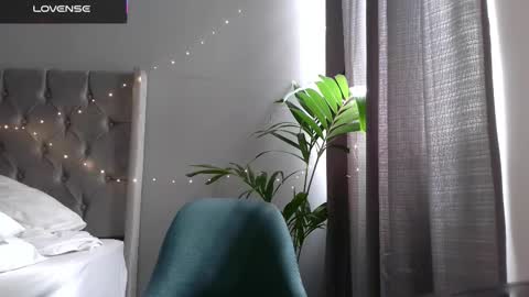 Snapshot of minikunis chatting on 11.14.25 Mini Mila Kunis ft Ashton Katchero. Follow me to stay in touch online show from 11.14.25