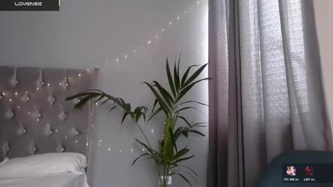 Snapshot of minikunis chatting on 12.18.25 Mini Mila Kunis ft Ashton Katchero. Follow me to stay in touch online show from 12.18.25