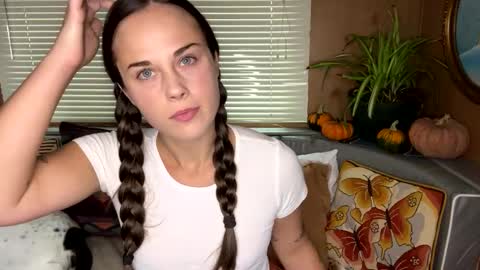 minimaggie online show from 09.23.25