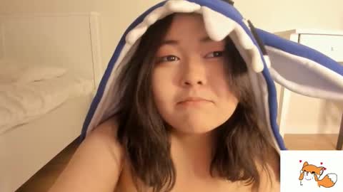 Snapshot of minji_snow chatting on 12.18.25 Minji online show from 12.18.25