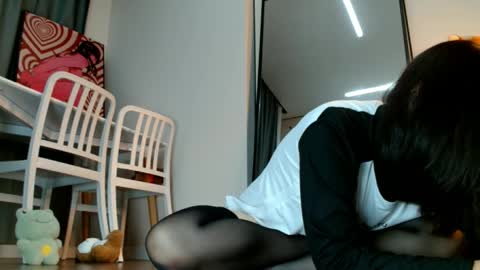 Minji online show from 05.03.26