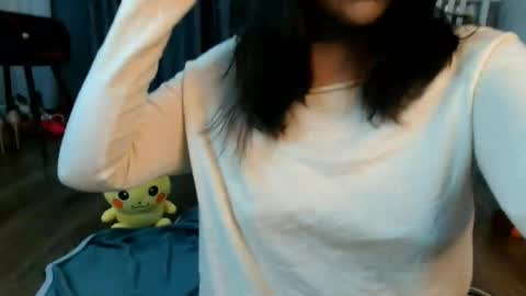 Minji online show from 05.17.26