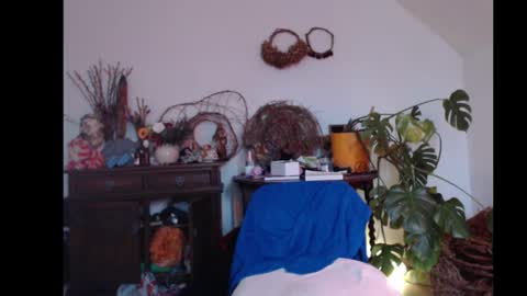 Snapshot of minthe chatting on 02.23.26 minthe online show from 02.23.26