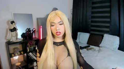 Snapshot of minty_hill chatting on 02.14.26 MARIANE online show from 02.14.26