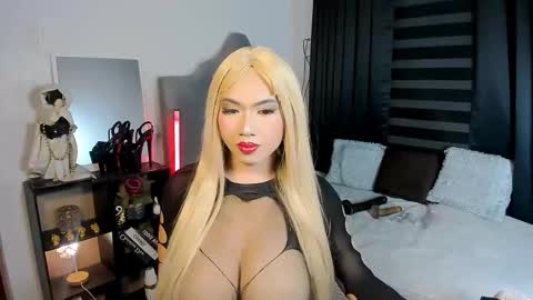 Snapshot of minty_hill chatting on 02.16.26 MARIANE online show from 02.16.26