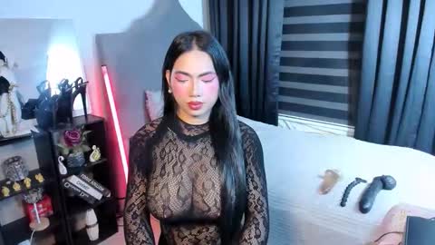 Snapshot of minty_hill chatting on 03.08.26 MARIANE online show from 03.08.26