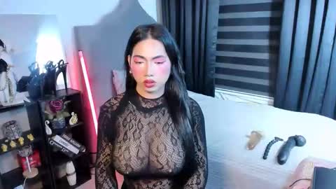 Snapshot of minty_hill chatting on 03.10.26 MARIANE online show from 03.10.26