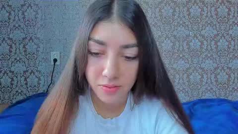 Snapshot of mira_bloempje chatting on 09.17.25 Mira online show from 09.17.25