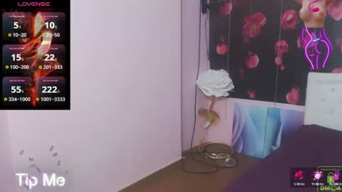 Snapshot of mira_cle_ chatting on 10.10.25 mira_cle_ online show from 10.10.25