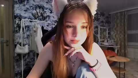 Snapshot of mira_princess chatting on 06.26.26 MIRAcle online show from 06.26.26