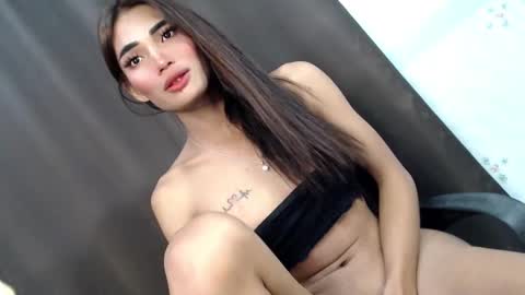 Snapshot of miraclegirl23 chatting on 01.18.25 Zoey online show from 01.18.25