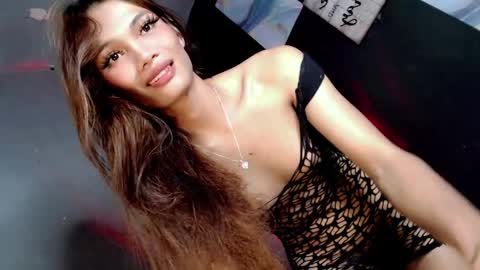 Snapshot of miraclegirl23 chatting on 12.18.25 Zoey online show from 12.18.25