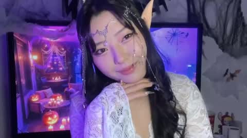 Snapshot of mirafloat chatting on 10.27.25 mirafloat online show from 10.27.25