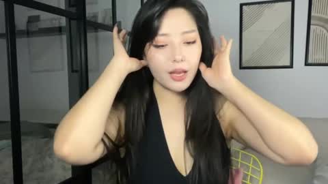 Snapshot of mirafloat chatting on 11.05.25 mirafloat online show from 11.05.25