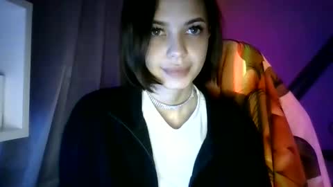 MiraLaPics online show from 04.20.26