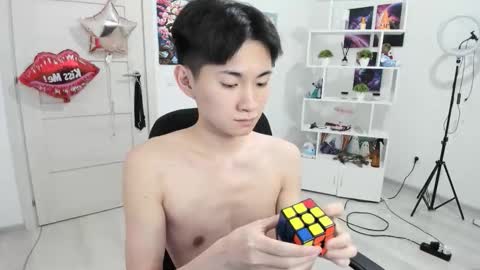 Snapshot of miram_yoo chatting on 10.30.25 online show from 10.30.25