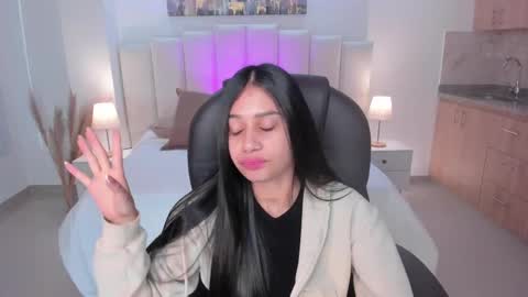 Snapshot of miranda_crawfor chatting on 10.08.25 miranda_crawfor online show from 10.08.25