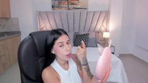 Snapshot of miranda_crawfor chatting on 10.15.25 miranda_crawfor online show from 10.15.25