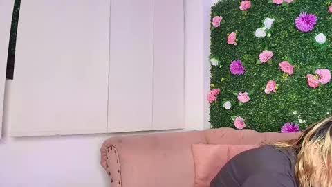 Snapshot of miranda_villa chatting on 09.23.25 Miranda online show from 09.23.25