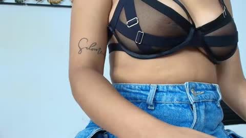 Snapshot of miranda_villa chatting on 10.12.25 Miranda online show from 10.12.25