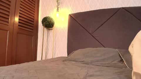 Snapshot of miranda_villa chatting on 11.25.25 Miranda online show from 11.25.25