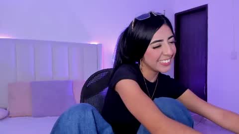 Snapshot of mirandaa_rogers chatting on 07.25.26 Miranda Rogers online show from 07.25.26