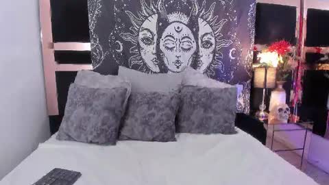 Snapshot of mirandaaduboiss chatting on 03.17.26 Miranda online show from 03.17.26