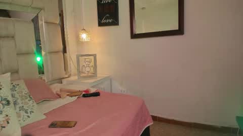 Snapshot of mirandabigboobs chatting on 12.21.25 Miranda online show from 12.21.25