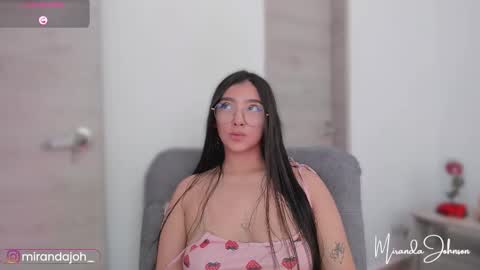 Snapshot of mirandajohnson_ chatting on 11.11.25 Miranda online show from 11.11.25