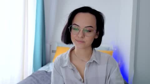 MiraSkyy online show from 09.28.25