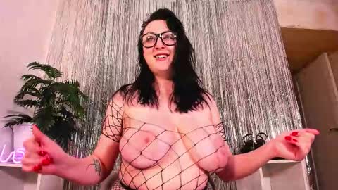 Snapshot of mirayoun chatting on 02.25.26 Mira online show from 02.25.26