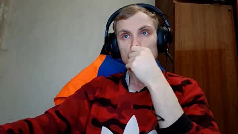 Snapshot of mirexvane chatting on 02.26.26 Vlad online show from 02.26.26