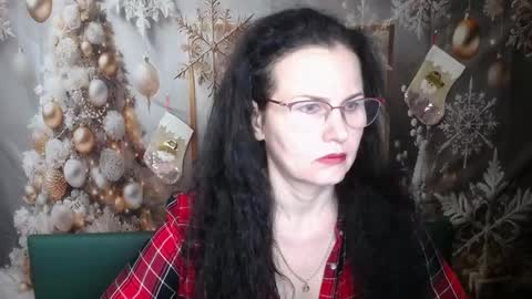 Snapshot of miroslava_happi chatting on 12.20.25 Miroslava Happi online show from 12.20.25